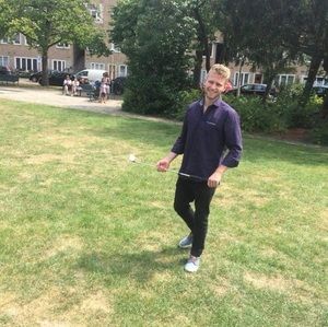 Meet your Posher, Max